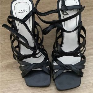 Cute heels with white heel at 4 inches of height